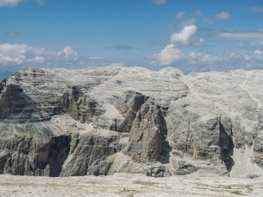 İtalya, Dolomitler 'de Rocky Pordoi' nin Yüksek Dağ Vista 'sı.