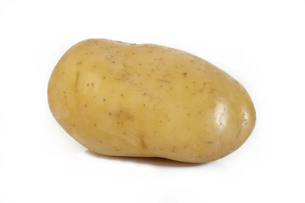 Patata Fresca Sobre Fondo Blanco —  Fotos de Stock