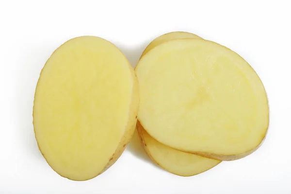 Patatas Frescas Rodajas Sobre Fondo Blanco —  Fotos de Stock