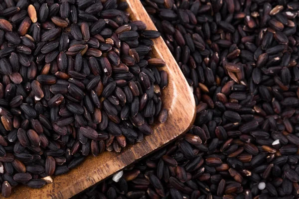 Arroz Silvestre Cuenco Madera Sobre Fondo Arroz Negro — Foto de Stock