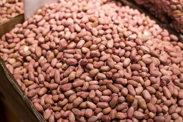 Uma Pilha Amendoins Não Descascados Para Venda Mercado — Fotografia de Stock