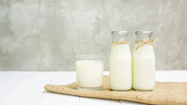 Mleko Szklance Butelce — Zdjęcie stockowe