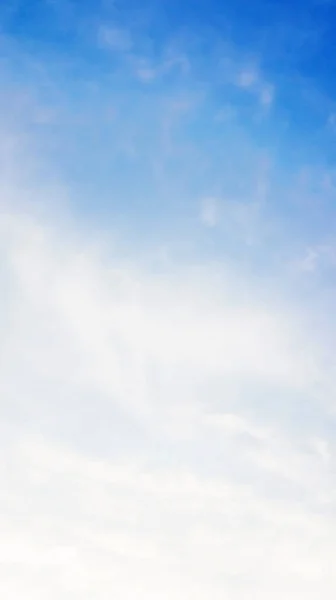 Cielo Blu Con Una Nuvola Uno Sfondo — Foto Stock