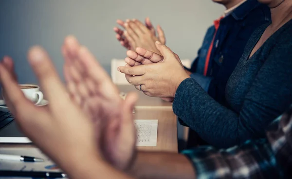 Partecipanti Sono Congratulati Loro Risultati Con Applausi — Foto Stock