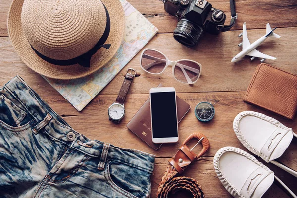 Trajes Accesorios Viaje Pasaportes Equipaje Costo Los Mapas Viaje Preparados — Foto de Stock