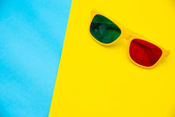 Vista Superior Para Gafas Sol Sobre Fondo Colorido —  Fotos de Stock