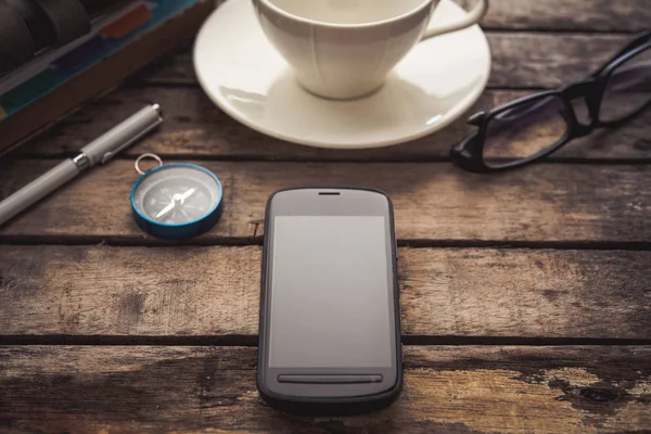 Smartphone Mit Brille Kaffee Notiz Auf Dem Holztisch — Stockfoto