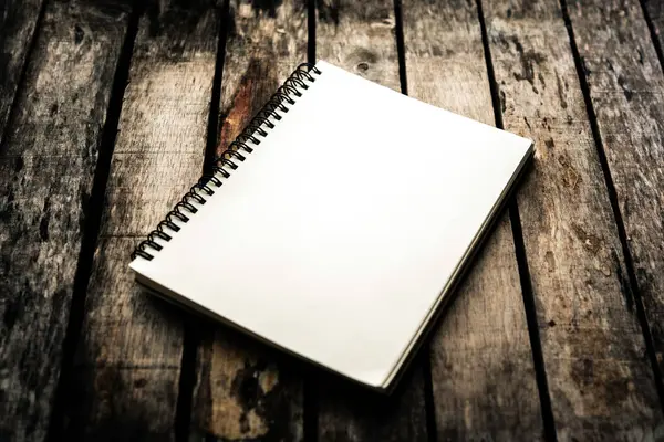 Weiße Notizbücher Liegen Auf Einem Holztisch Stillleben — Stockfoto