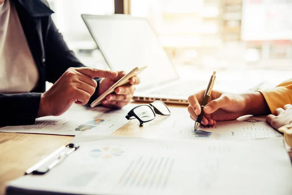 Team Business Job Arbeiten Mit Laptop Großraumbüro Sitzungsbericht Arbeit — Stockfoto