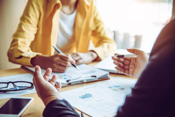 Equipo Negocios Está Trabajando Documentos Contables Trabajo Equipo Para Presentar — Foto de Stock