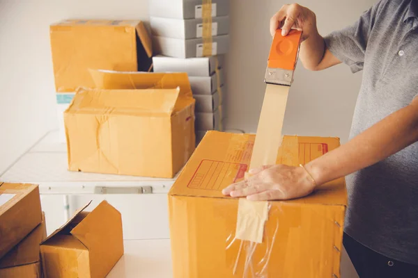 Cintas Mano Cerradas Para Empacar Productos Para Preparar Envíos — Foto de Stock