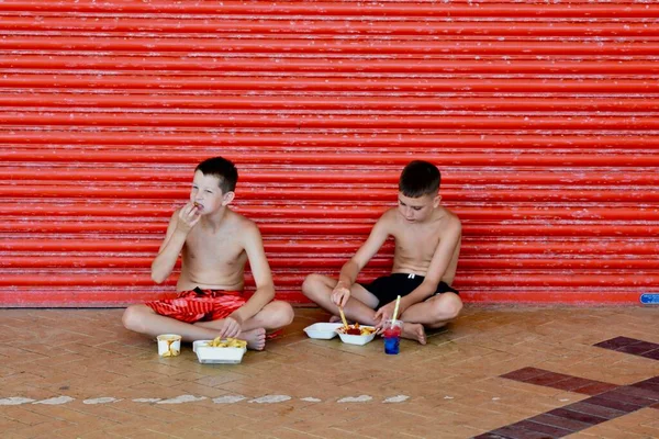 Barry Island Välkomnar Besökare Tillbaka Efter Nedstängning Coronavirus Vale Glamorgan — Stockfoto