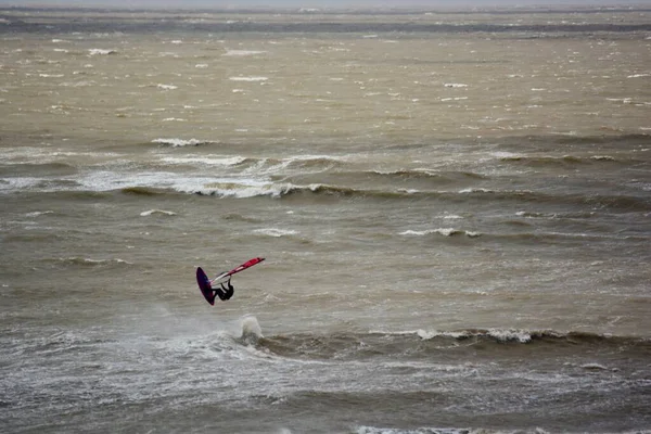 Día Bravuconería Con Vientos Tormenta Club Barry Windsurf Kiteboard Reúnen — Foto de Stock