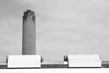 East Aberice, Vale of Glamorgan / Wales: Bir zamanlar erkek tatil kampı olan terk edilmiş ve terk edilmiş çocuklar köyü. Yıllarca süren vandalizm, hırsızlık ve izinsiz giriş 1991 'de kapandıktan sonra izini bıraktı..