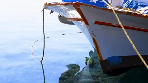 Ljusfärgade Medelhavet Trä Fiskebåtar Fiske Viktig Del Medelhavets Livsstil Och — Stockvideo
