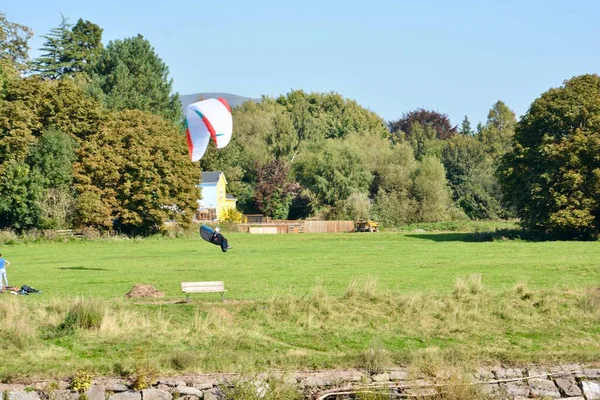 Abergavenny Monmouthshire Wales September 2020 Female Hand Gliding Usk River — Stock Photo, Image