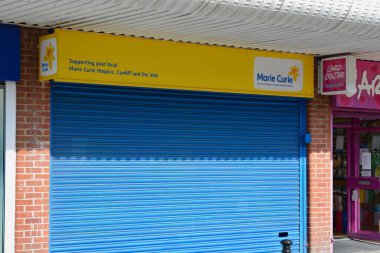 Barry, Glamorgan / Galler Vadisi 29 Eylül 2020, Hoton Yolu. Coronavirus krizi ticari sektörde küresel durgunluğa yol açıyor. Çocuklar oyun merkezi kapanır, hayalet kasabalar ve şehir çürümesi yeni normal haline gelir. Umutsuzluk hissi.