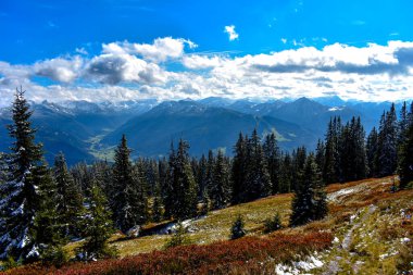 Avusturya 'daki Rossbrand dağında güzel bir dağ manzarası.