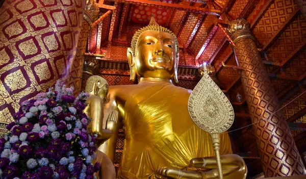 Méter Magas Aranyozott Buddha Szobor Templomban Wat Phanan Choeng Worawihan — Stock Fotó