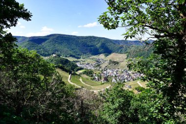 Mayschoss 'un güzel şarap köyü manzarası