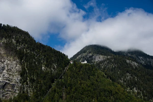 Соляная Шахта Горах Hallstatt Хорошую Погоду Низкие Облака — стоковое фото