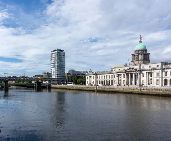 Pohled Severní Nábřeží Řeky Liffey Irském Dublinu Pozadí Liberty Hall — Stock fotografie