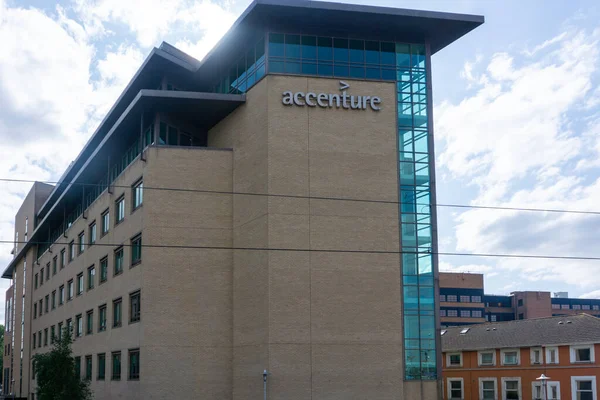 Büyük Kanal Rıhtımı 'ndaki Accenture Binası, Dublin, İrlanda.