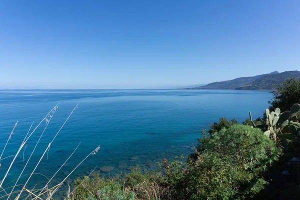Clear Blue Waters Mediterranean Ocean Coastline Cefalu Island Sicily Italy — Stock Photo, Image