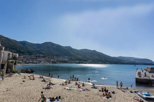 Les Amateurs Plage Profitent Temps Ensoleillé Sur Plage Celafu Sicile — Photo