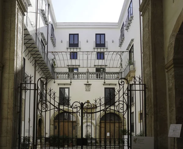 Pátio Palazzo Drago Santacolomba Palermo Sicília Edifício Que Pode Traçar — Fotografia de Stock