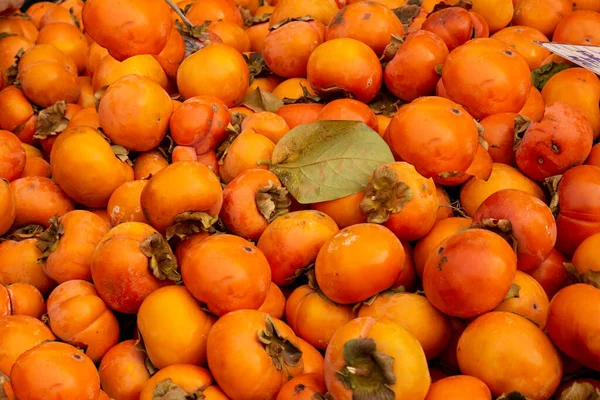 Portekiz, Loule 'daki meyve ve sebze pazarında hurma satılıyor..