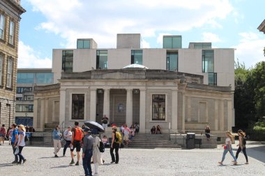 1937 Okuma Odası, Trinity Koleji, Dublin İrlanda. 1937 'de inşa edilmiş 4 katlı bir yapı.,