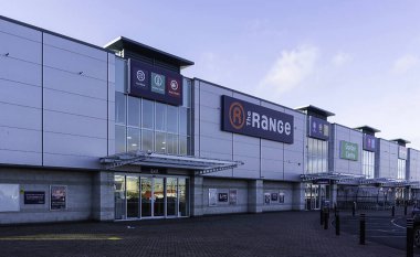 Batı Dublin, İrlanda 'daki Liffey Valley Perakende Parkı' ndaki Range perakende mağazası..