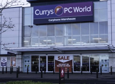 Currys, Liffey Valley Perakende Park 'taki PC World mağazası, Batı Dublin, İrlanda..