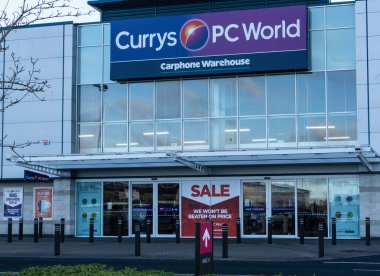 Currys, Liffey Valley Perakende Park 'taki PC World mağazası, Batı Dublin, İrlanda..