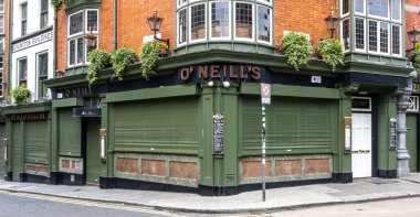 Sufolk Caddesi, Dublin 'deki O' Neills Pub. Tanınmış bar koronavirüs yüzünden geçici olarak kapatıldı..  