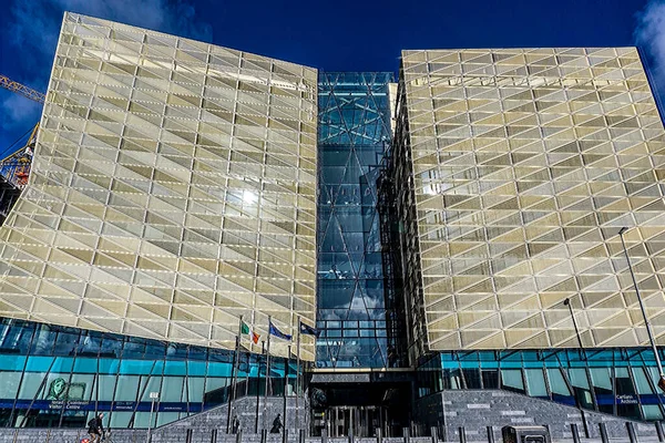 Irish Central Bank Building North Wall Quay Výhledem Řeku Liffey — Stock fotografie