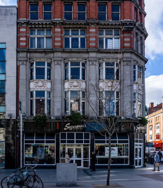Una Sucursal Supermac Cadena Irlandesa Restaurantes Hamburguesas Connell Street Dublín —  Fotos de Stock