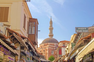 Yunanistan 'ın Eski Rodos kentinin üzerindeki Süleyman Camii' nin minaresi. Tarihi 1522 'ye dayanıyor. 1808' de yenilendi.. 