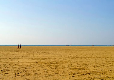 Prasonisi, Rodos, Yunanistan 'da geniş bir plaj manzarası. Kumsal 800 metre uzunluğunda ve 250 metre genişliğinde en geniş noktasında bulunuyor..
