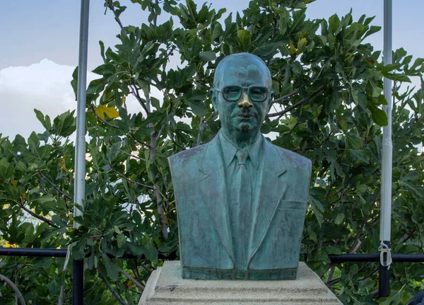 Статуя Грецького Письменника Економіста Політика Іоанніса Зігдіса 1913 1997 Ліндосі — стокове фото