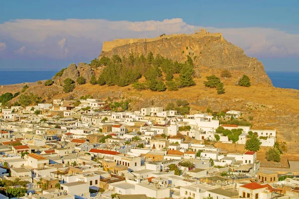 Les Bâtiments Blanchis Chaux Village Lindos Rhodes Grèce Dominé Par — Photo