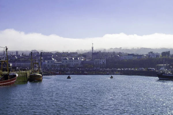 Гавань Хоут Дублин Ирландия Рыболовные Траулеры Связаны Облака Катятся Над — стоковое фото