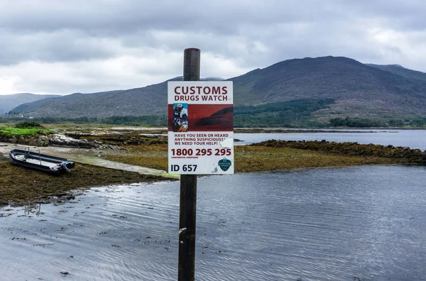 Ein Schild Kilmackillogue Pier Tuosist County Kerry Irland Das Die — Stockfoto