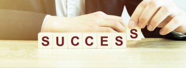 İnsan sözcüğü ahşap bloklarla başarıya ulaştırdı