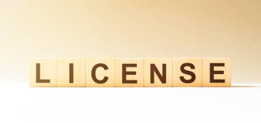 Sözcük lisansı ahşap yapı taşlarından yapıldı