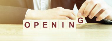 İnsanlar kelimelerin tahta bloklarla açılmasını sağladı.