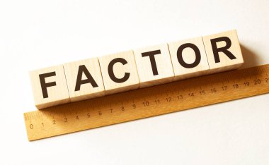 Kelime FACTOR ahşap yapı taşları ile yapılır