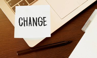 Dizüstü bilgisayardaki sözcük notlarının üst görünümü