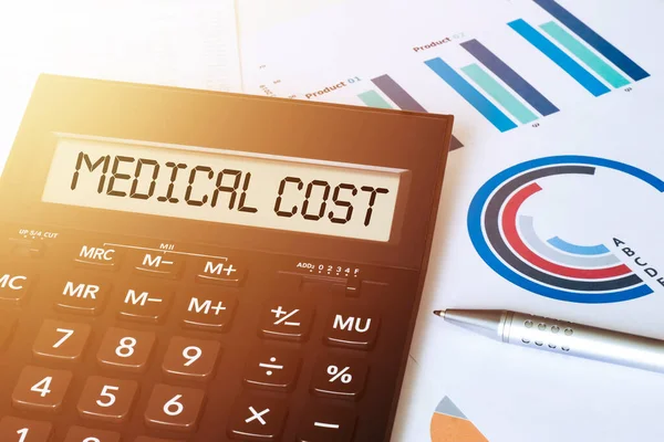 医療費の計算機 ビジネスと金融の概念 — ストック写真
